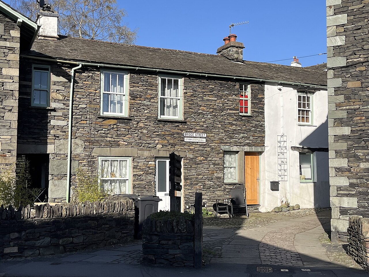 Read more about the article Where to Find fentanyl in Bridge Street in Ambleside, Ambleside