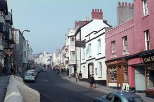 Read more about the article fentanyl in Commercial Street in Lyme Regis, Lyme Regis
